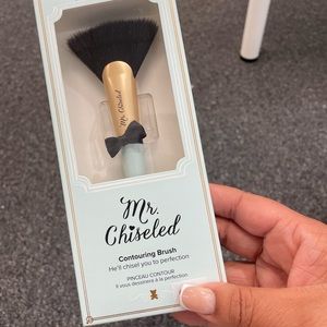 Too Faced Mr.Chiseled Contouring Brush